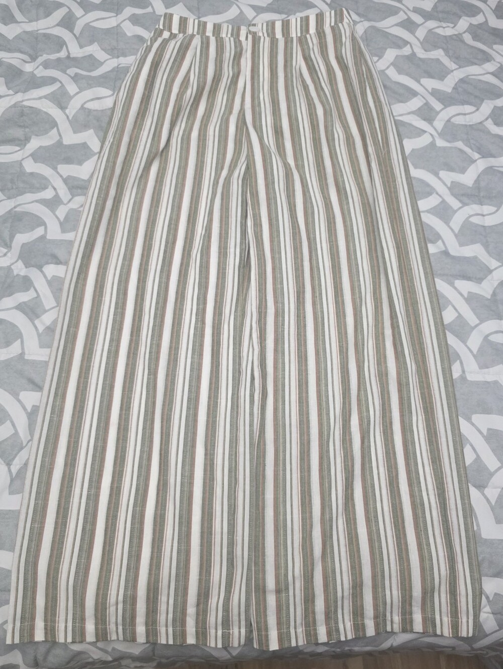 Cupshe 2pc Beige and Green Striped Sleeveless V-Neck Vest And Pants - Picture 3 of 8